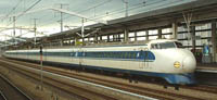 sanyo-shinkansen-himeji-05-2002-d-a-j-fossett